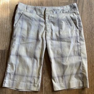 Columbia long plaid shorts size 8